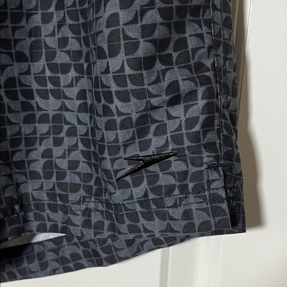 Speedo Men’s Black Grey Geometric Patterned Swim Shorts XL - Picture 3 of 8